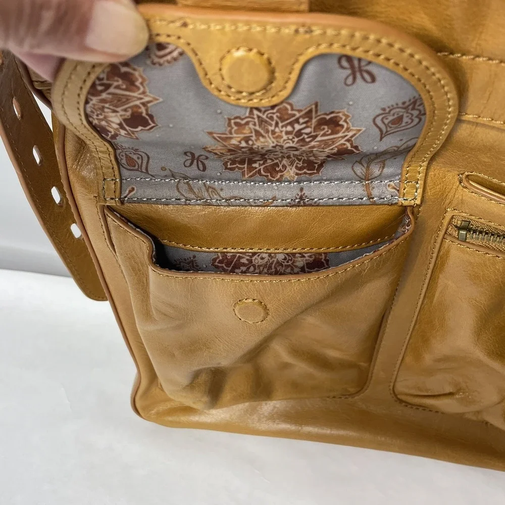 Hobo Leather Crossbody Bag‎ Purse Handbag Honey Caramel Color Zip Pockets